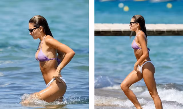 ‘Cô gái đẹp nhất thế giới’ gợi cảm ngút ngàn với bikini