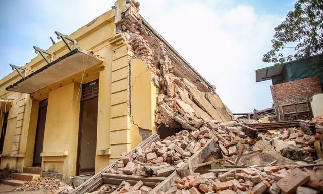 Công trình Trạm phát sóng Bạch Mai bất ngờ bị phá dỡ 