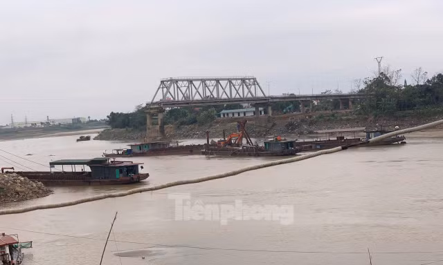 Sẵn sàng tháo dỡ phần còn lại của cầu Phong Châu