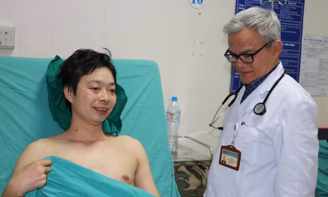 Bệnh nhân Quân đã tỉnh táo và hồi phục sức khỏe sau ca bệnh '9 phần chết, 1 phần sống'. 