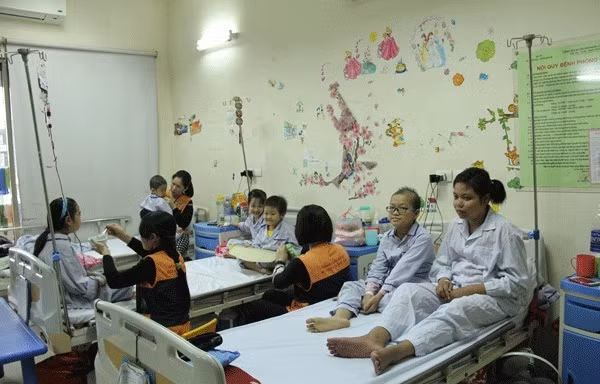 Bệnh nhân Thalassemia điều trị tại Viện Huyết học và truyền máu TƯ. Ảnh: Internet