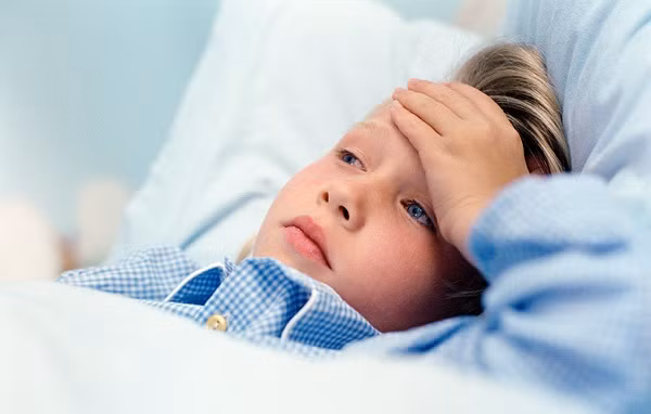  Giảm cân đột ngột, mệt mỏi, xanh xao... là một trong những dấu hiệu cảnh báo trẻ có thể đang bị ung thư. Ảnh minh hoạ: Internet