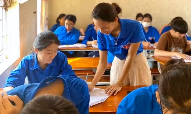 Mỗi đoàn viên kèm một học sinh ôn thi tốt nghiệp THPT