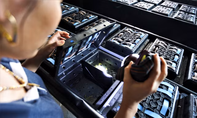 Tận thấy trại nuôi cua biển trong hộp nhựa đầu tiên ở Hà Tĩnh