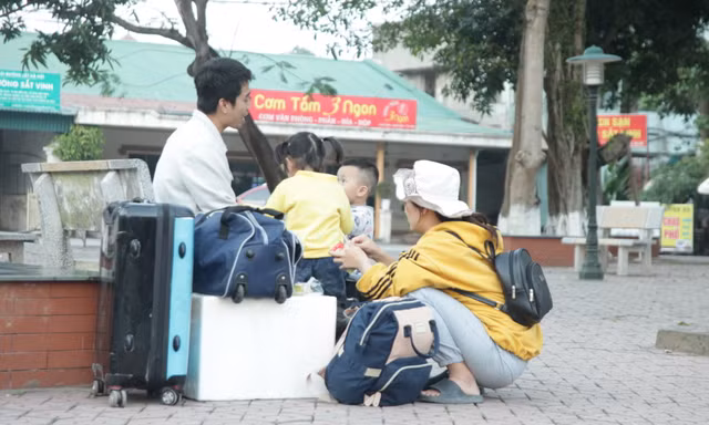 Hơn 2.000 người 'khát' việc, Nghệ An giải bài toán thất nghiệp thế nào?