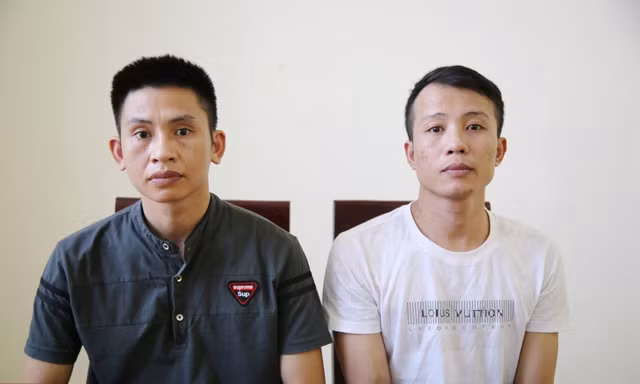 Dùng chứng minh nhân dân giả để lập hàng loạt tài khoản ngân hàng, rồi đem bán 