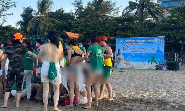 Cơ quan chức năng mời nhóm phụ nữ 'cởi đồ' chơi team building ở biển Cửa Lò đến làm việc