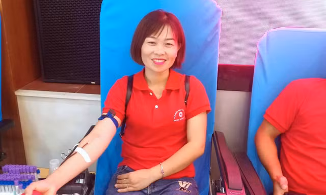 Người mẹ đơn thân hơn chục lần hiến máu cứu người và những việc làm ý nghĩa