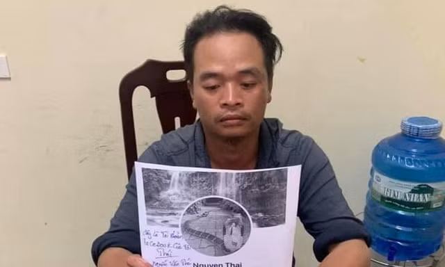 Thanh niên xúc phạm công an vì muốn oai trên mạng xã hội
