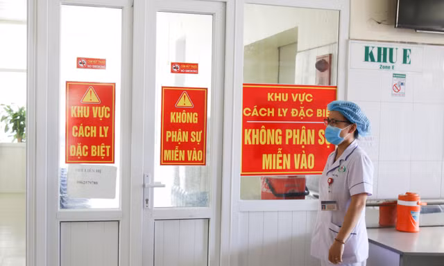 Cận cảnh bên trong khu cách ly, điều trị cho bệnh nhân mắc COVID-19 ở Nghệ An