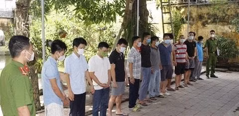 Triệt phá đường dây cá độ bóng đá nghìn tỷ ở Nghệ An