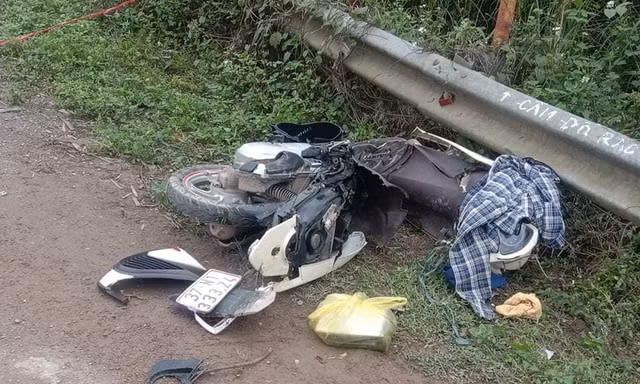 Va chạm với xe tải, hai chị em thương vong