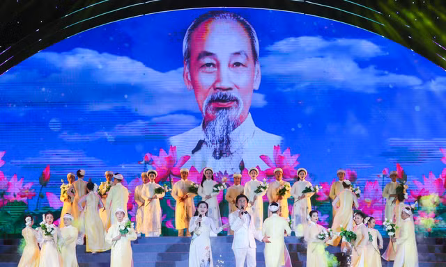 Đặc sắc chương trình 'Nghệ An - Làng Sen quê Bác, Thành phố Hồ Chí Minh - Thành phố tên vàng'