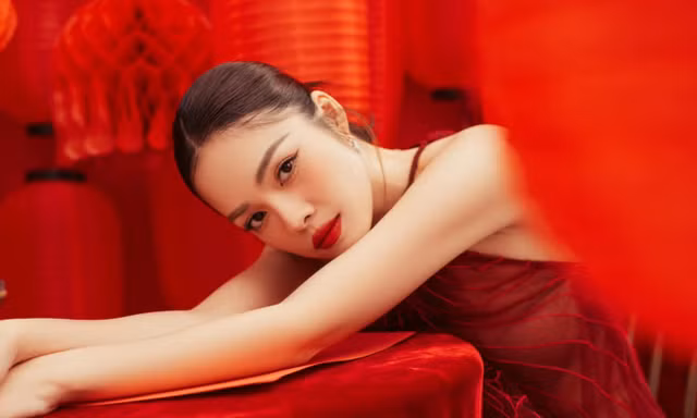 Chưa trả hết nợ, 'mỹ nhân nợ 6 tỷ' Dương Cẩm Lynh đã khoe tin vui nhân dịp đầu năm