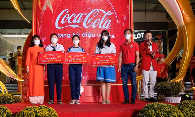Coca-Cola Việt Nam triển khai chuỗi hoạt động cộng đồng “Mang kỳ diệu về nhà” nhân dịp Tết