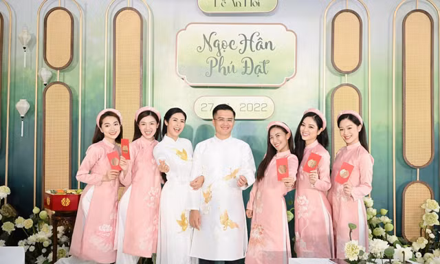 Lễ ăn hỏi đậm chất Hà Nội xưa của Hoa hậu Ngọc Hân: Tinh tế đến từng chi tiết nhỏ