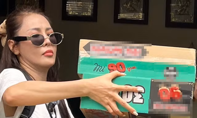 Quế Vân than thở "chẳng còn gì" sau ồn ào "làm từ thiện ở khu nhà giàu"
