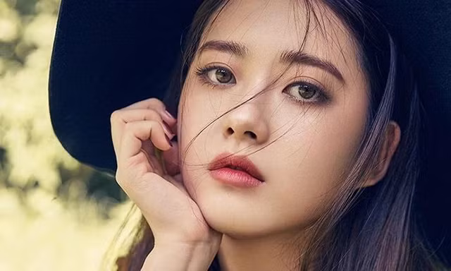 Không chỉ sở hữu "tượng đài nhan sắc K-Pop", SM Ent còn có một báu vật visual hàng hiếm