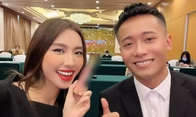 Vì đâu dân mạng đoán Quang Linh Vlogs tới Indonesia chứng kiến Thùy Tiên trao lại vương miện?