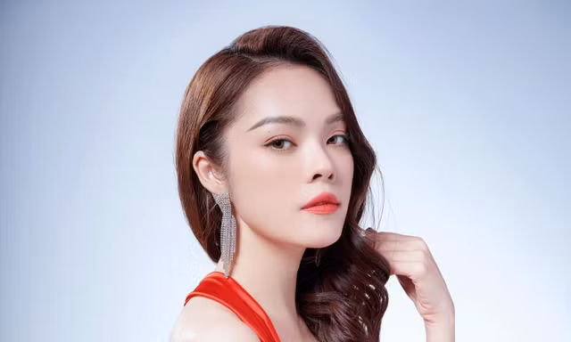 ‘Mỹ nữ nợ 6 tỷ’ Dương Cẩm Lynh đã giải thích lý do không bán chiếc túi hiệu cuối cùng