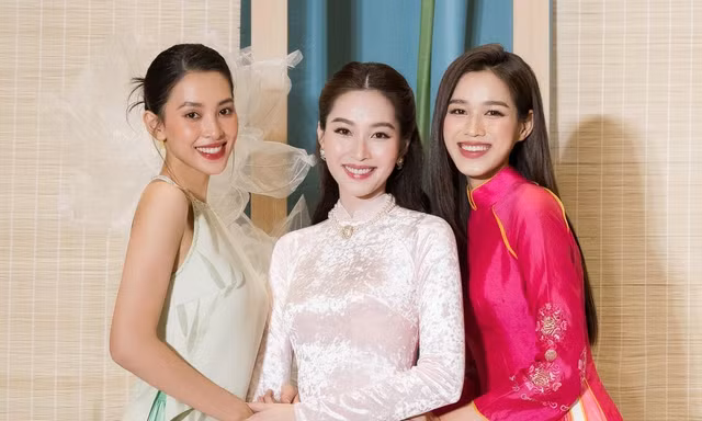 Bức ảnh đặc biệt nhất đám cưới Hoa hậu Ngọc Hân: Ba thế hệ Hoa hậu Việt Nam hội tụ