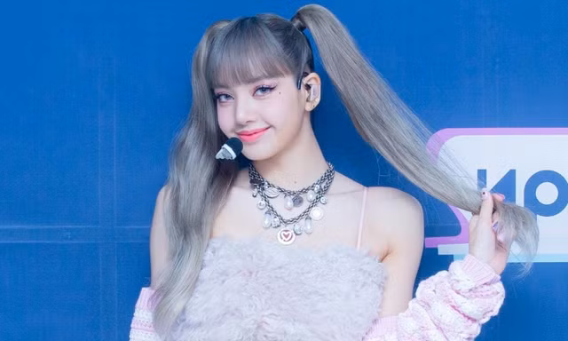 Lisa chốt lịch bay sang Paris, bất ngờ lộ manh mối liên quan tới một nhà mốt ít ai ngờ tới