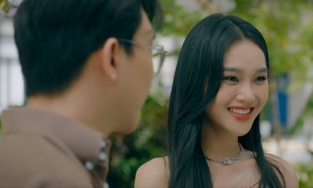 Tiểu tam đáng ghét nhất phim "Chúng Ta Của 8 Năm Sau" chuẩn bị trở lại cùng tin sốc