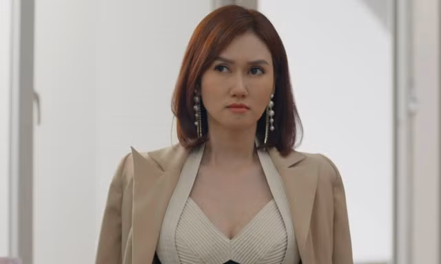 Vì sao bạn gái cũ của Đình Tú bỗng than phiền khán giả “ác khẩu”?