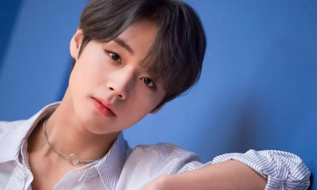 'Mỹ nam' ngoan hiền 'mặt ngây thơ thỏ non' Park Ji Hoon bị tố lừa tình, chi tiền cho 'gái'