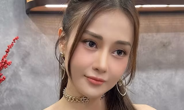 Bị dân mạng nhắc nhở vì hay viết sai chính tả, Phương Oanh phản ứng ra sao?