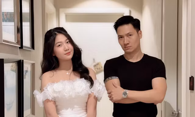 Con gái Mạnh Trường ngày càng xinh đẹp, biết cách khoe khéo điểm cực phẩm
