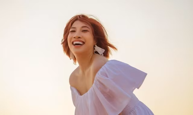 Một nữ ca sĩ bảo họ hàng nhà chồng là “khốn nạn tận cùng” nhưng lại được khán giả ủng hộ