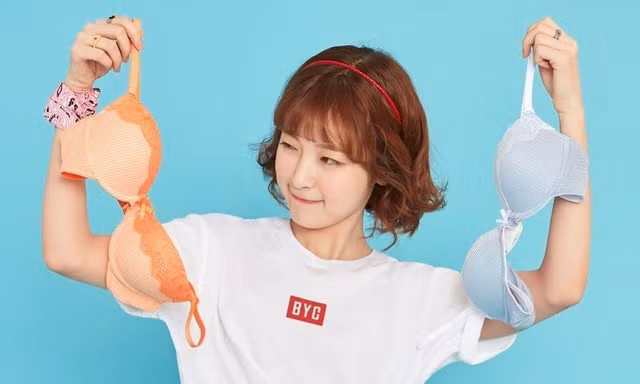 Arin (Oh My Girl) gây sốc vì quảng cáo áo ngực theo cách chẳng giống ai
