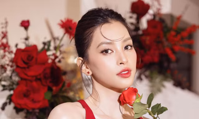 Chỉ mỹ nhân có gương mặt tỷ lệ vàng như Hoa hậu Tiểu Vy mới tự tin làm điều này