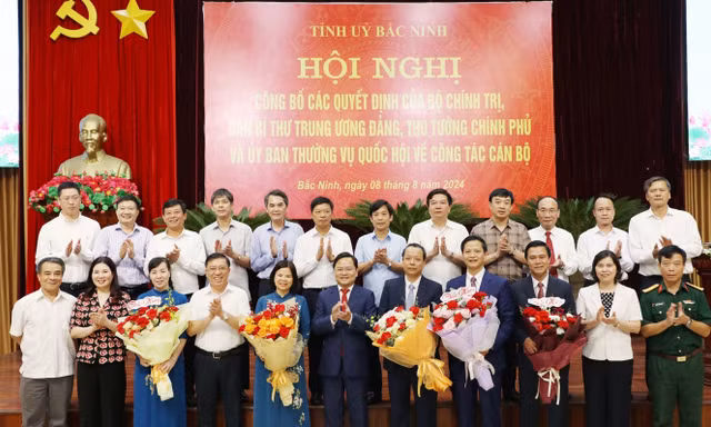 Tỉnh Bắc Ninh công bố quyết định của Bộ Chính trị và Ban Bí thư về công tác cán bộ.