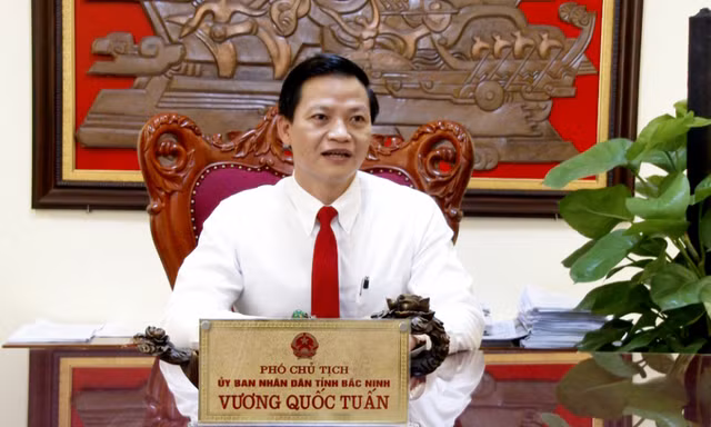 Ông Vương Quốc Tuấn điều hành UBND tỉnh Bắc Ninh.