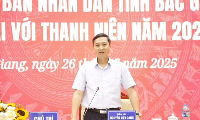 Thanh niên nên là tình nguyện viên hướng dẫn người dân về chuyển đổi số