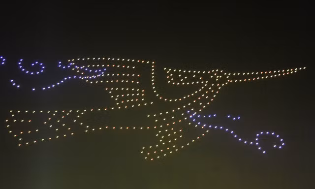 Trình diễn Dronelight. Ảnh: Nguyễn Thắng