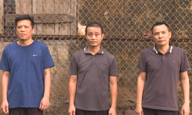 Theo thứ tự từ trái sang phải các đối tượng: Nguyễn Kim Trinh, Nguyễn Đắc Minh và Nguyễn Văn Sáu.