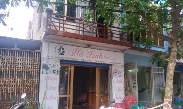 Ngôi nhà bị cháy. Ảnh: Nguyễn Thắng