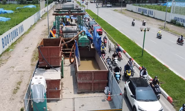 Lô cốt cũ 'đắp chiếu', lô cốt mới lại mọc trên đường Hà Nội: Sẽ kiểm tra giấy phép và chấn chỉnh