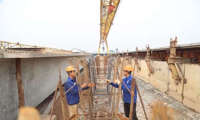 Vành đai 4 giải ngân đạt 72% và khắc phục thiếu đất đắp