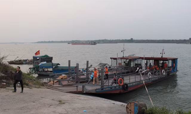 Hà Nội yêu cầu đình chỉ hoạt động các bến thủy nội địa hoạt động 'chui'