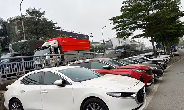 Hà Nội yêu cầu rà soát quy hoạch bãi, điểm đỗ xe trong tháng 8