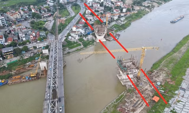 Cầu Đuống mới vẫn chơi vơi hai trụ cầu, chưa thể làm đường kết nối