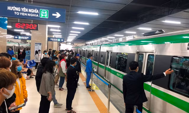 Tàu Cát Linh - Hà Đông hết bảo hành, giao người Việt quản lý 
