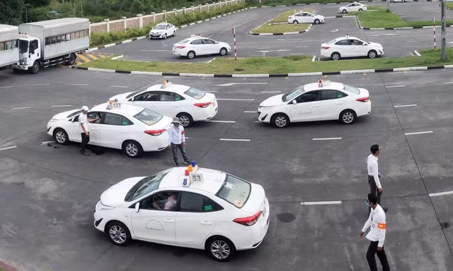 Hà Nội tạm dừng hoạt động các trung tâm sát hạch, đào tạo lái xe 