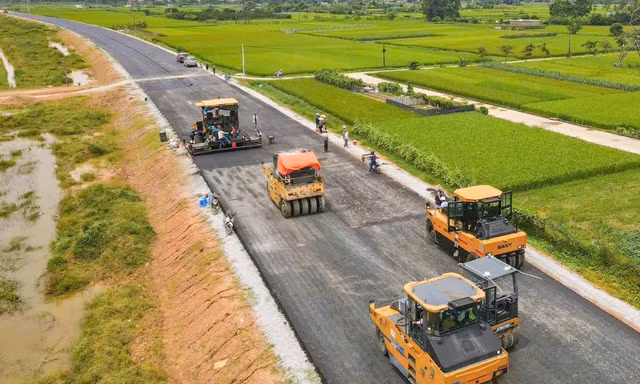 Đường gom Vành đai 4 hơn 5.300 tỷ đồng hoàn thành tháng 10/2025 