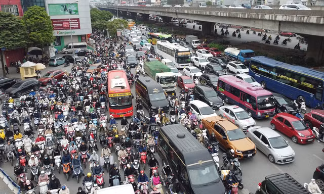 Ba nguyên nhân chủ quan khiến nút giao Thanh Xuân ùn tắc kéo dài