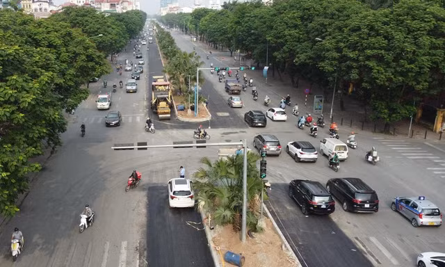 Diện mạo đường Hoàng Quốc Việt sau khi có thêm 2 làn xe 